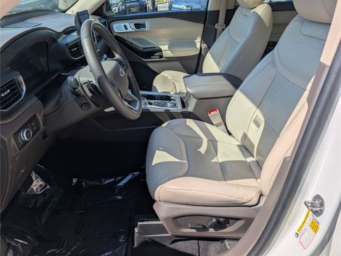 Used 2021 Ford Explorer Platinum w/ Equipment Group 601A AWD/4WD image 19
