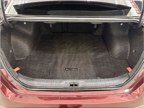 Used 2024 Nissan Altima 2.5 SV image 8