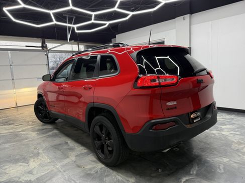 Used 2017 Jeep Cherokee High Altitude image 3
