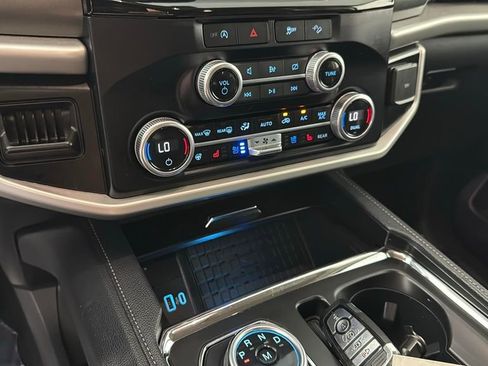 Used 2024 Ford Expedition Max XLT image 22