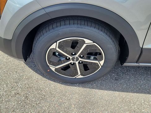 New 2026 Kia Niro LX FWD image 35