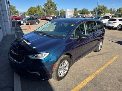 Used 2024 Chrysler Pacifica Touring-L