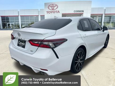 Used 2024 Toyota Camry SE FWD image 5