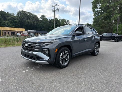 Used 2025 Hyundai Tucson SEL FWD image 1