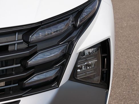 Certified 2026 Hyundai Tucson Blue SE AWD/4WD image 16