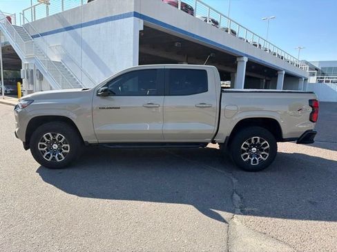 Used 2024 Chevrolet Colorado Z71 w/ Z71 Convenience Package 2 AWD/4WD image 2
