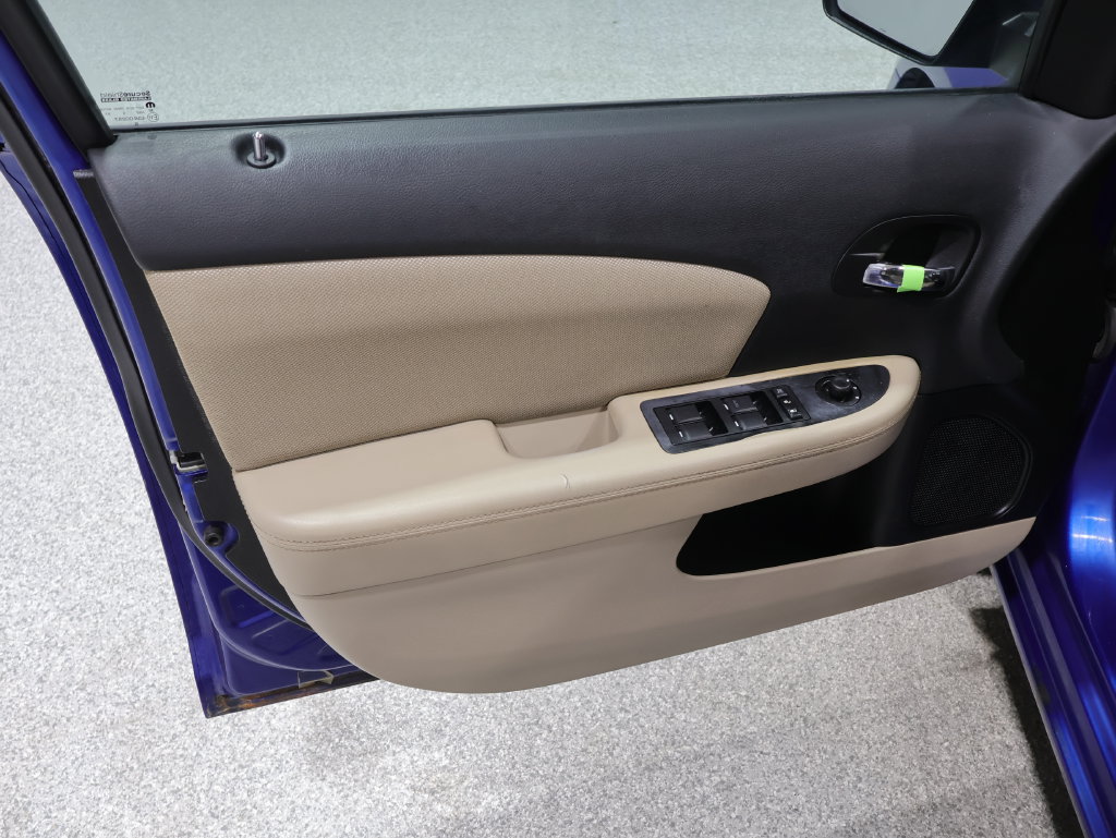 Used 2014 Dodge Avenger SE FWD image 9