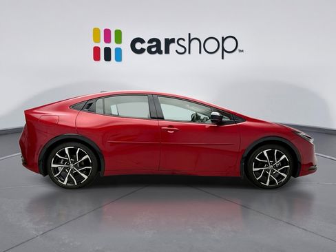 Used 2025 Toyota Prius Plug-In Hybrid FWD image 6