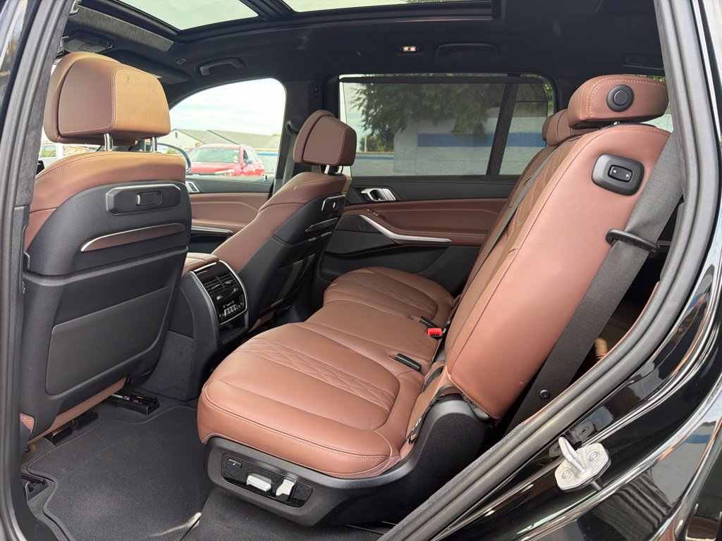 Used 2024 BMW X7 M60i w/ Executive Package AWD/4WD image 19