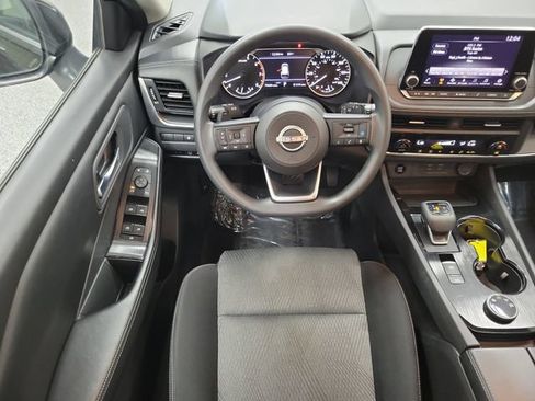 Used 2024 Nissan Rogue SV AWD/4WD image 12