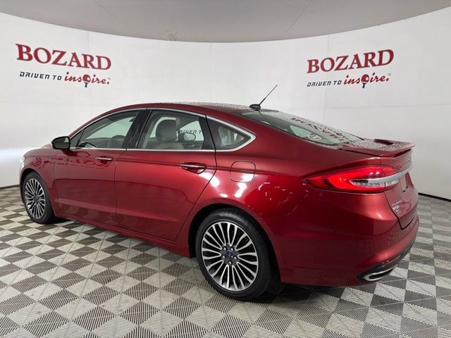 Used 2017 Ford Fusion SE w/ Fusion SE Technology Package FWD image 8