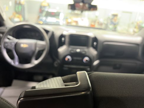 Used 2023 Chevrolet Silverado 1500 Custom image 25