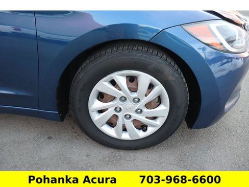 Used 2017 Hyundai Elantra SE image 26