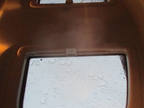 Used 2008 Jeep Commander Sport image 10