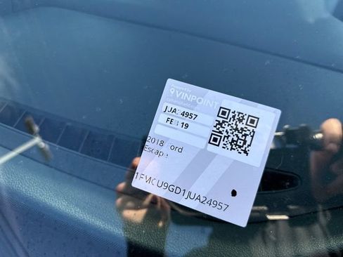 Used 2018 Ford Escape SE w/ SE Sport Appearance Package image 30