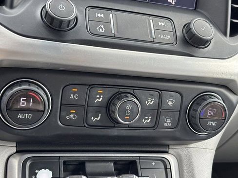 Used 2020 GMC Acadia SLT w/ Driver Alert Package II FWD image 41