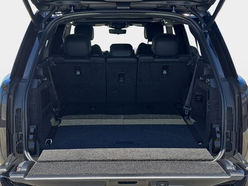 New 2026 Land Rover Range Rover Long Wheelbase SE AWD/4WD image 12