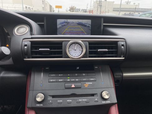 Used 2016 Lexus RC 200t RWD image 13