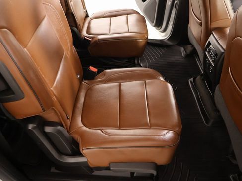 Used 2019 Chevrolet Traverse High Country image 15