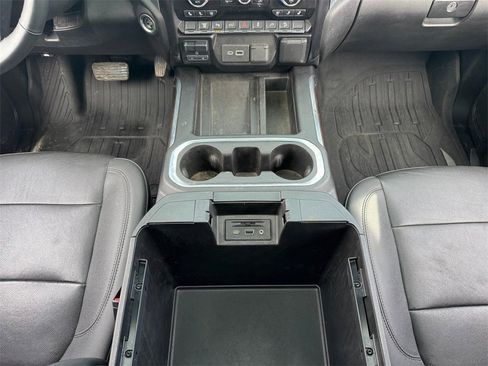 Used 2023 GMC Sierra 3500 SLT w/ SLT Premium Package image 17