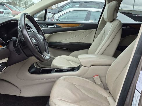 Used 2019 Lincoln MKC Select w/ Select Plus Package image 4