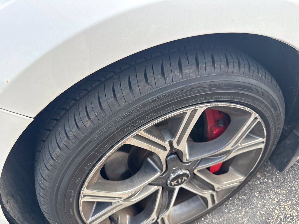 Used 2018 Kia Stinger GT2 AWD/4WD image 4