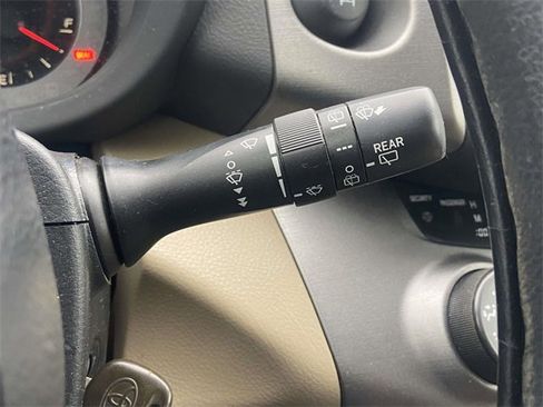 Used 2011 Toyota RAV4 4WD w/ Base L4 Extra Value Pkg image 28