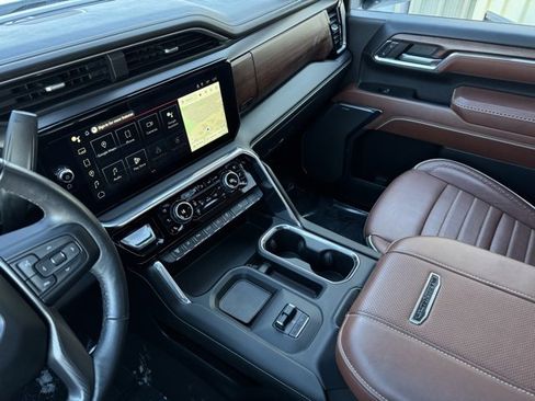 Used 2024 GMC Sierra 3500 Denali Ultimate image 16