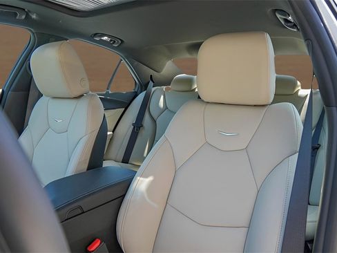 Used 2026 Cadillac CT4 Premium Luxury image 11