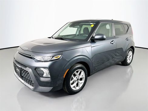 Used 2022 Kia Soul LX w/ Technology Package image 3