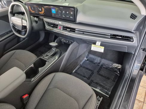 Used 2025 Kia K4 FWD image 31