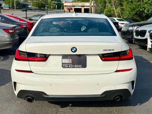 Used 2021 BMW 330i Sedan w/ M Sport Package RWD image 10
