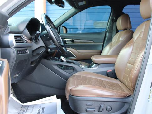 Used 2022 Kia Telluride SX w/ SX Prestige Package image 18