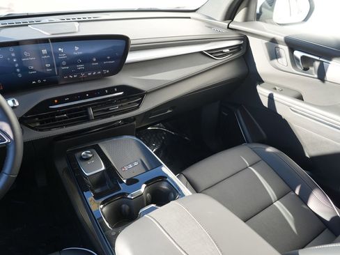 Used 2025 Buick Enclave Preferred image 21