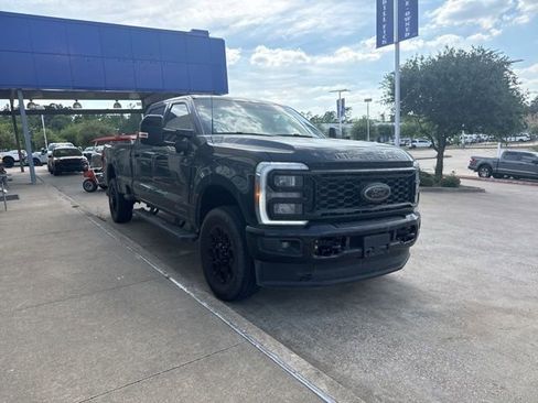 Used 2025 Ford F250 Lariat w/ Black Appearance Package image 2