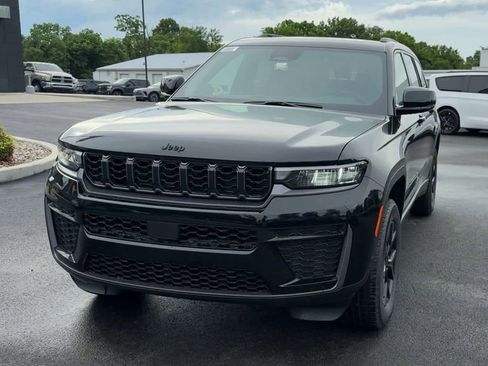 New 2026 Jeep Grand Cherokee L 4WD image 2
