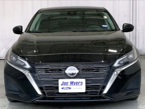 Used 2024 Nissan Altima 2.5 S image 3