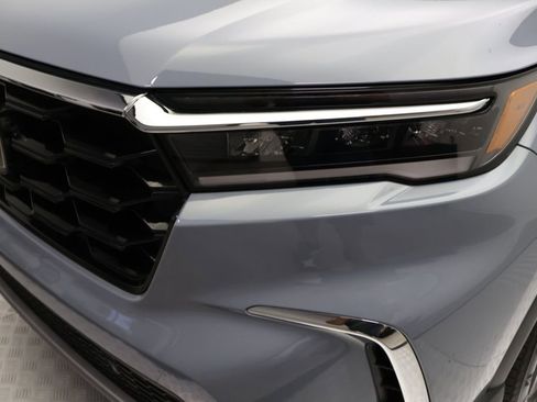 Used 2024 Honda Pilot Touring image 3