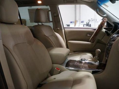 Used 2016 INFINITI QX80 4WD w/ Driver's Assistance Package image 25
