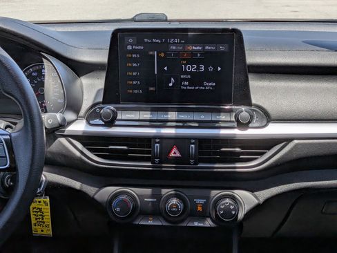 Used 2022 Kia Forte LXS w/ LXS Technology Package FWD image 16