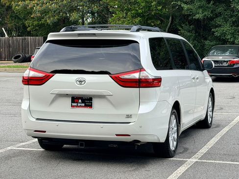 Used 2015 Toyota Sienna XLE w/ XLE Navigation Package AWD/4WD image 5