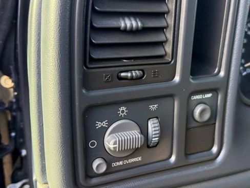 Used 2002 Chevrolet Silverado 1500 LS w/ Ride Control Suspension Pkg image 17