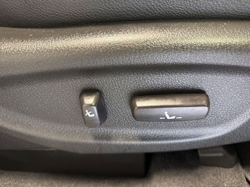 Used 2012 Kia Sorento SX FWD image 33