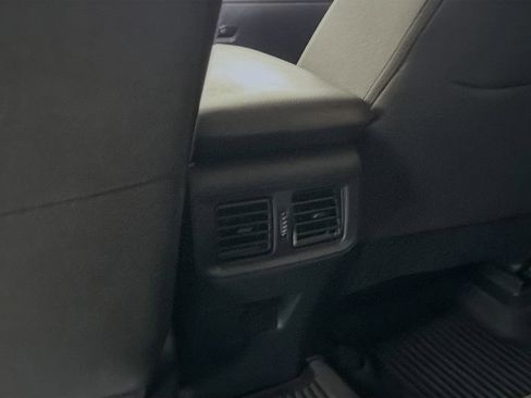 Used 2022 Toyota RAV4 LE image 20