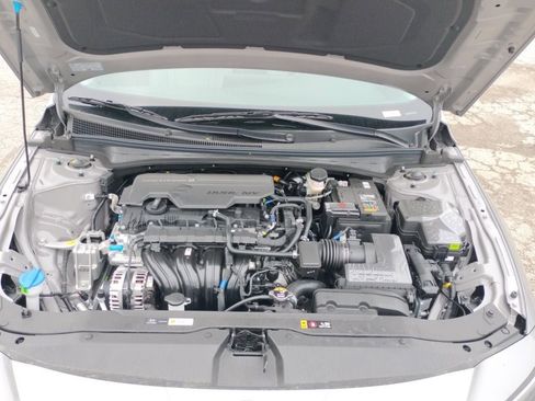 Used 2025 Hyundai Elantra Limited FWD image 47