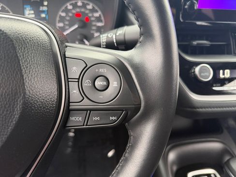 Certified 2025 Toyota Corolla SE image 18