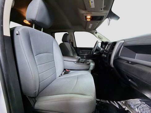 Used 2018 RAM 1500 Express RWD image 26
