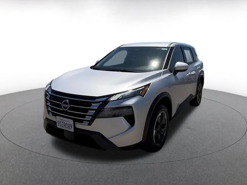 Used 2025 Nissan Rogue SV FWD image 7