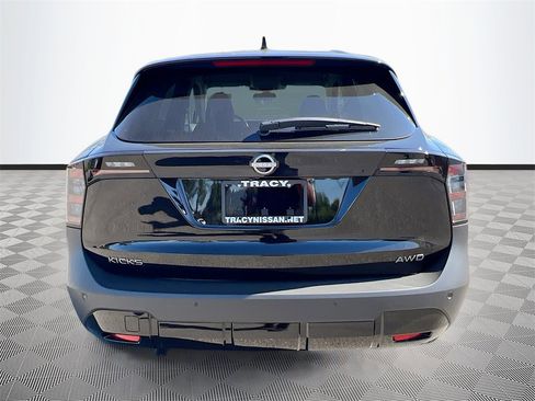 New 2025 Nissan Kicks SV image 6