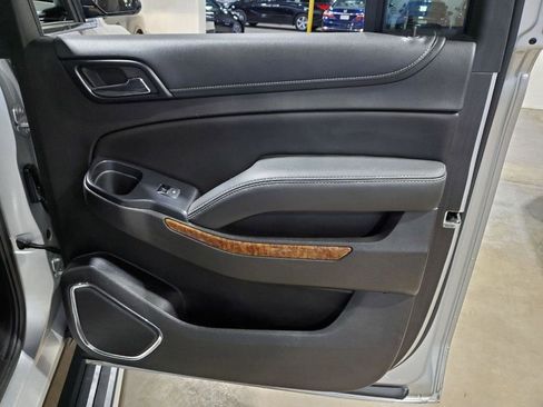 Used 2017 Chevrolet Suburban Premier image 29